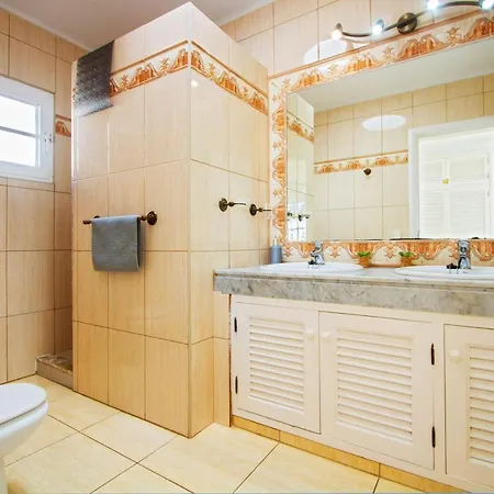Villa Adsey *